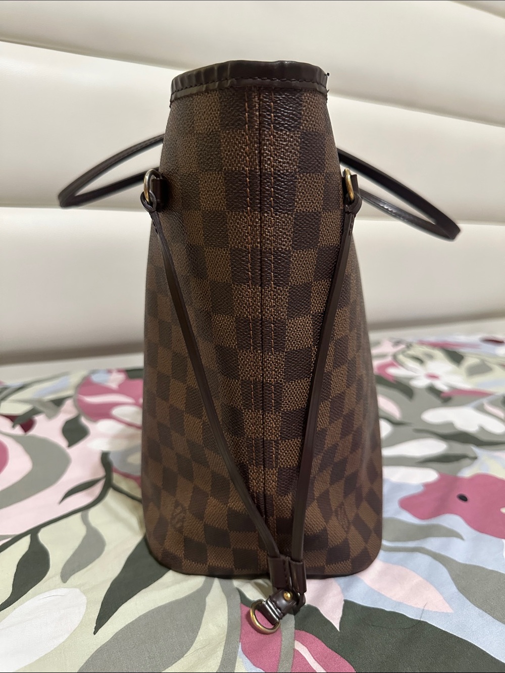 Louis Vuitton Damier Ebene Neverfull MM - Picture 4 of 15